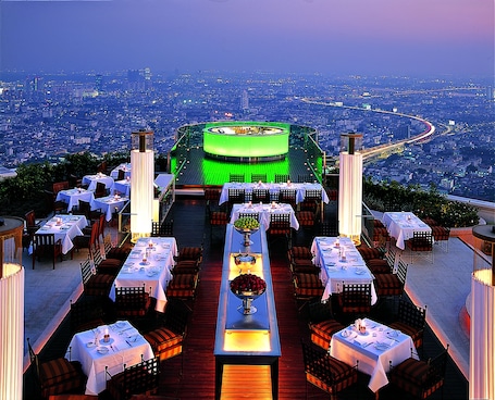 5 restaurants, dinner served, French cuisine. lebua at State Tower
