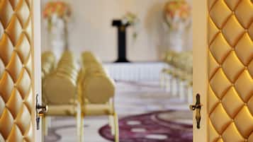 屋内結婚式場