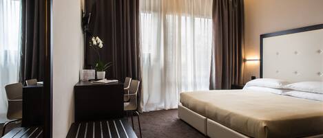 Minibar, in-room safe, desk, laptop workspace