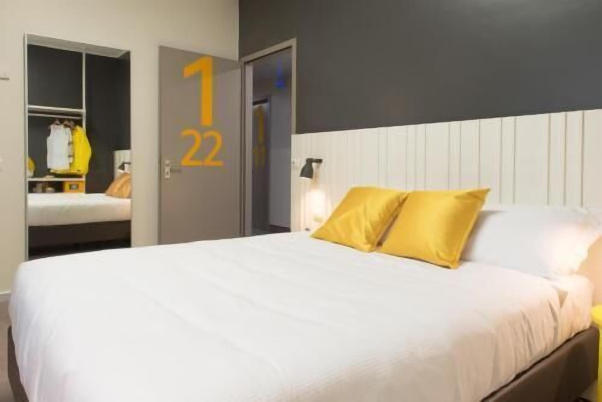 Down comforters, in-room safe, free WiFi, bed sheets