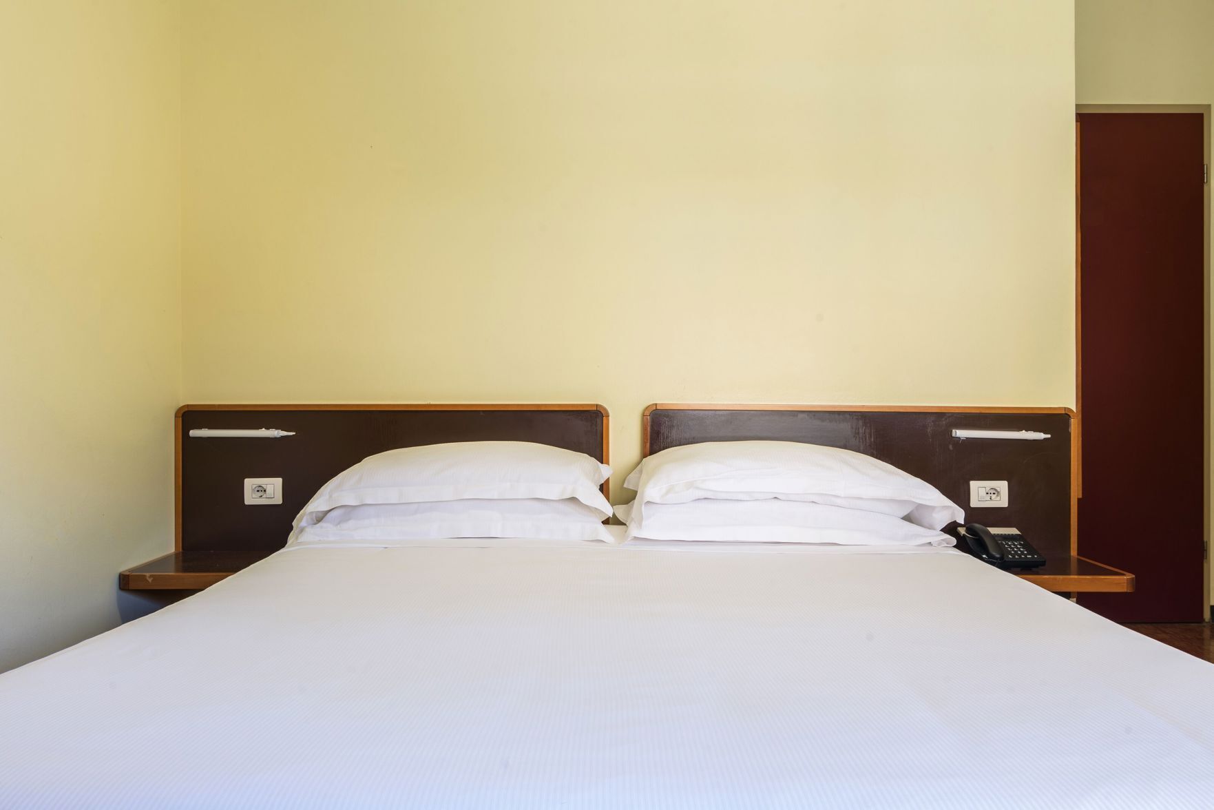 Down comforters, in-room safe, free WiFi, bed sheets