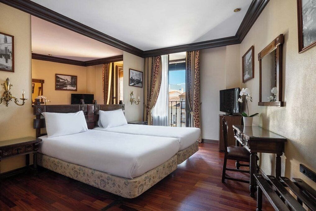 double room, balcony | 1 bedroom, minibar, in-room safe, desk