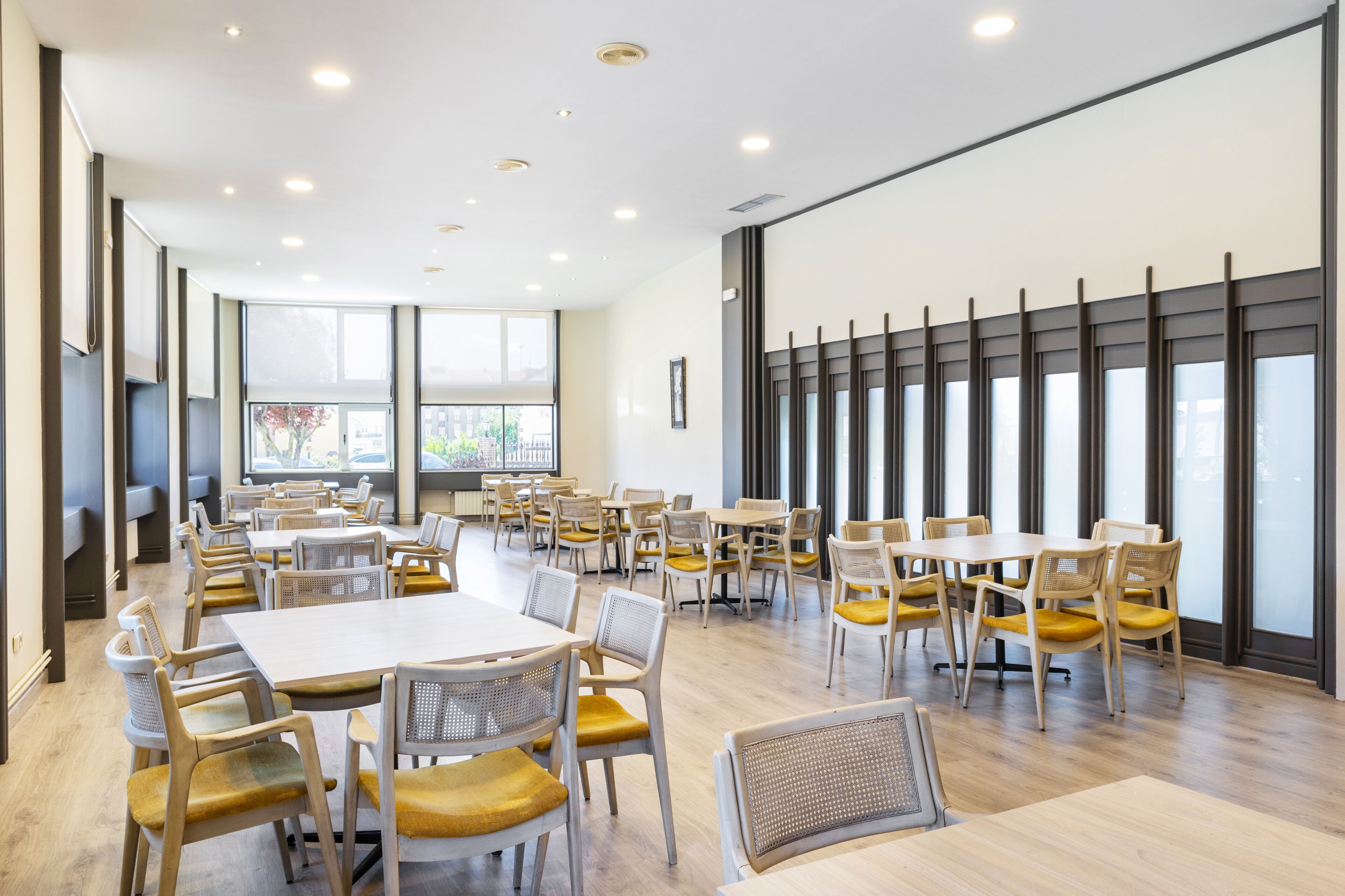 Petit déjeuner, déjeuner et dîner servis sur place