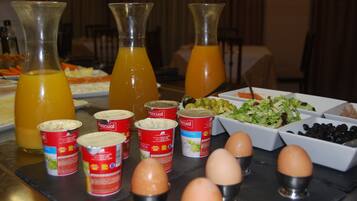 Petit déjeuner continental servi tous les jours en supplément