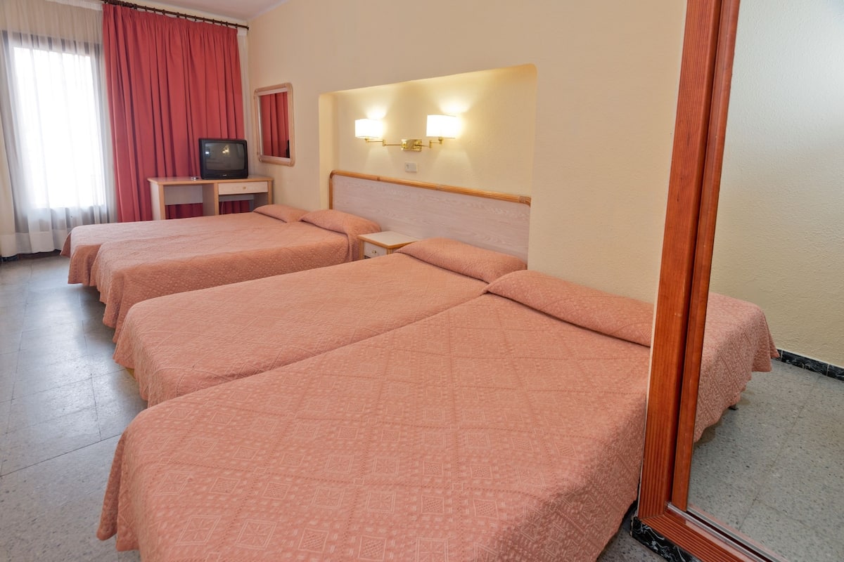 Cunas, wifi gratis y ropa de cama