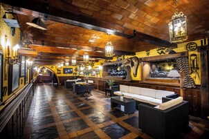 Una televisión de pantalla plana