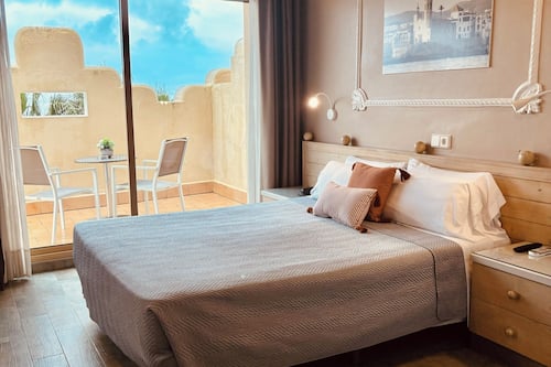Superior Double Room, Sea View (with terrace) | In-room safe, free WiFi, bed sheets
