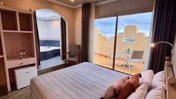 Superior Double Room, Sea View (with terrace) | In-room safe, free WiFi, bed sheets