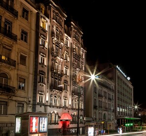 Front of property – evening/night - Hotel Expo Astoria (Lisbon)