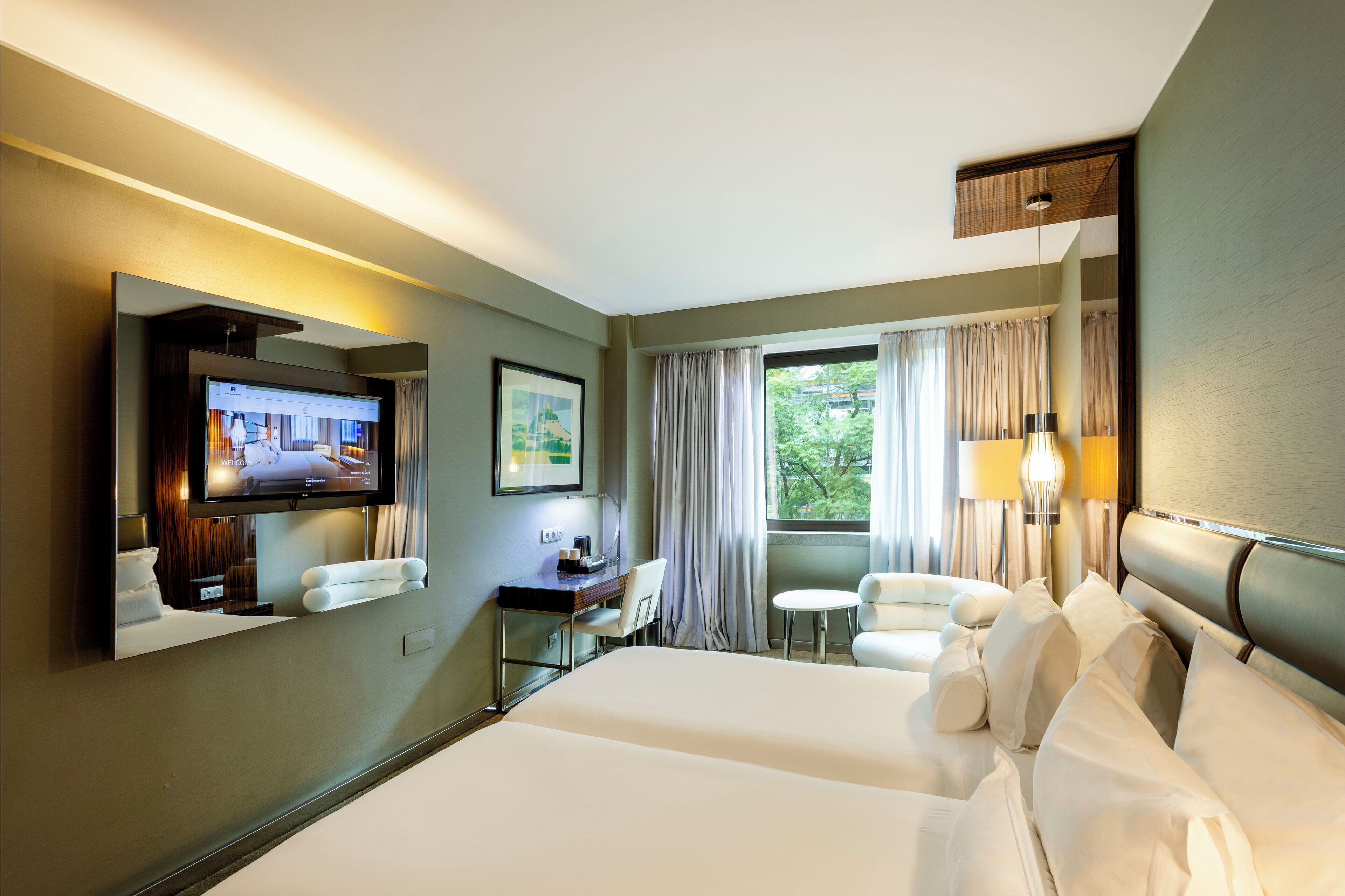 Premier-Doppelzimmer | Minibar, Zimmersafe, Schreibtisch, Verdunkelungsvorhänge