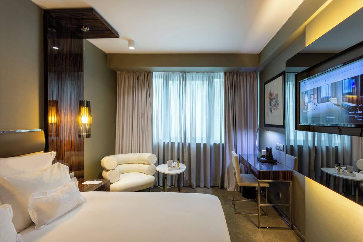 Premier-Einzelzimmer | Minibar, Zimmersafe, Schreibtisch, Verdunkelungsvorhänge