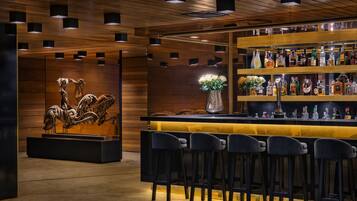 2 bars/lounges, rooftop bar