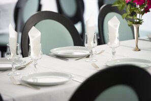 Se sirven desayunos, almuerzos y cenas; cocina regional