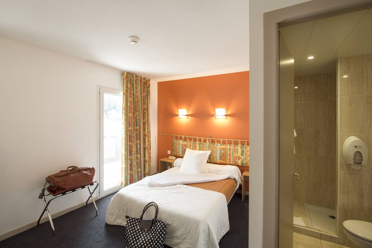 double room | 1 bedroom, premium bedding, desk, blackout curtains