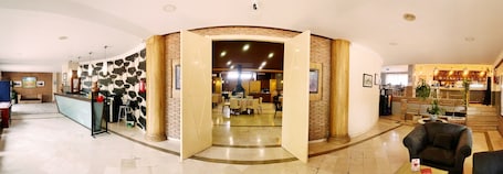 Entrée intérieure. Los Galanes