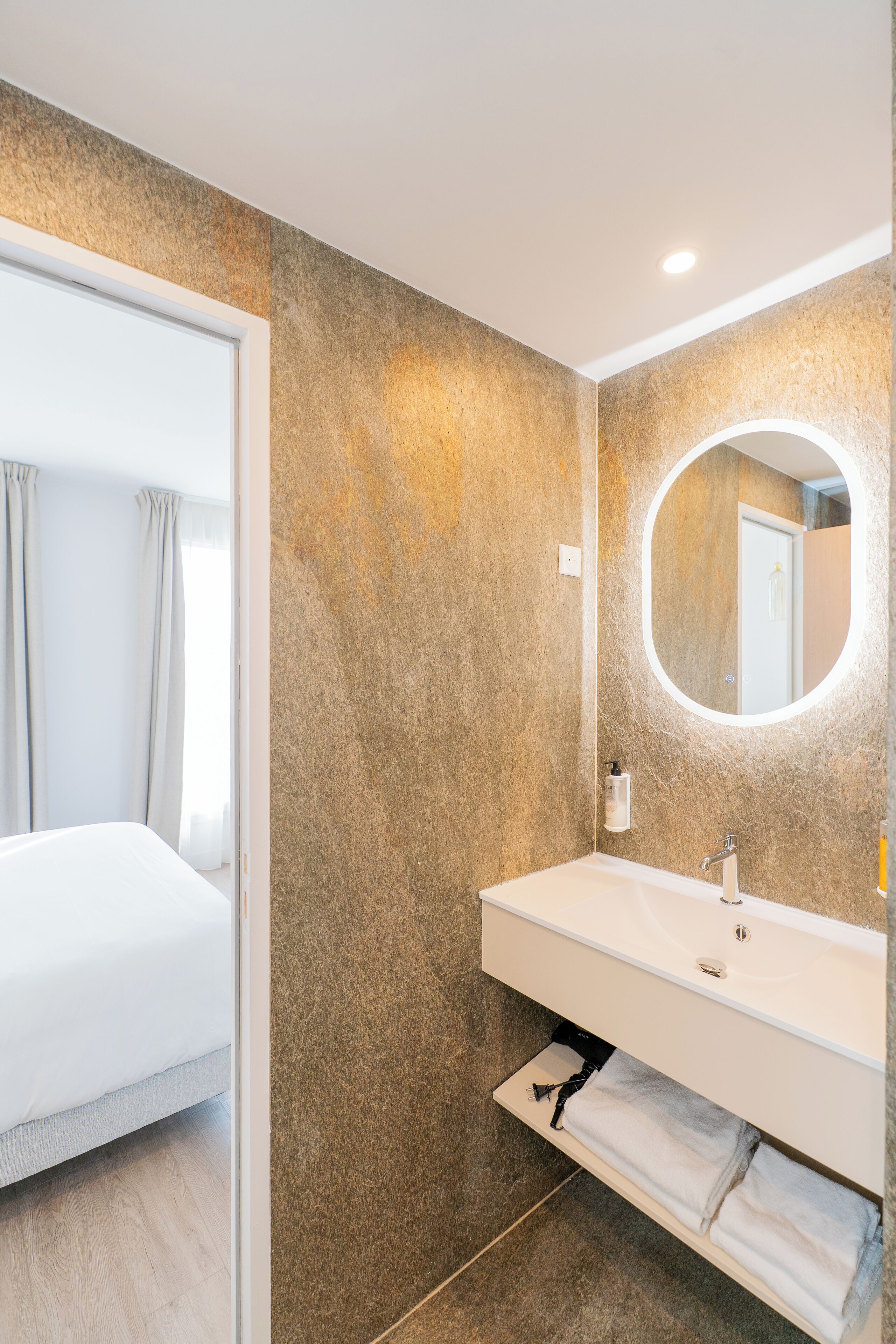 Photo - Bobo's hotel