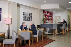 Bar (in der Unterkunft)