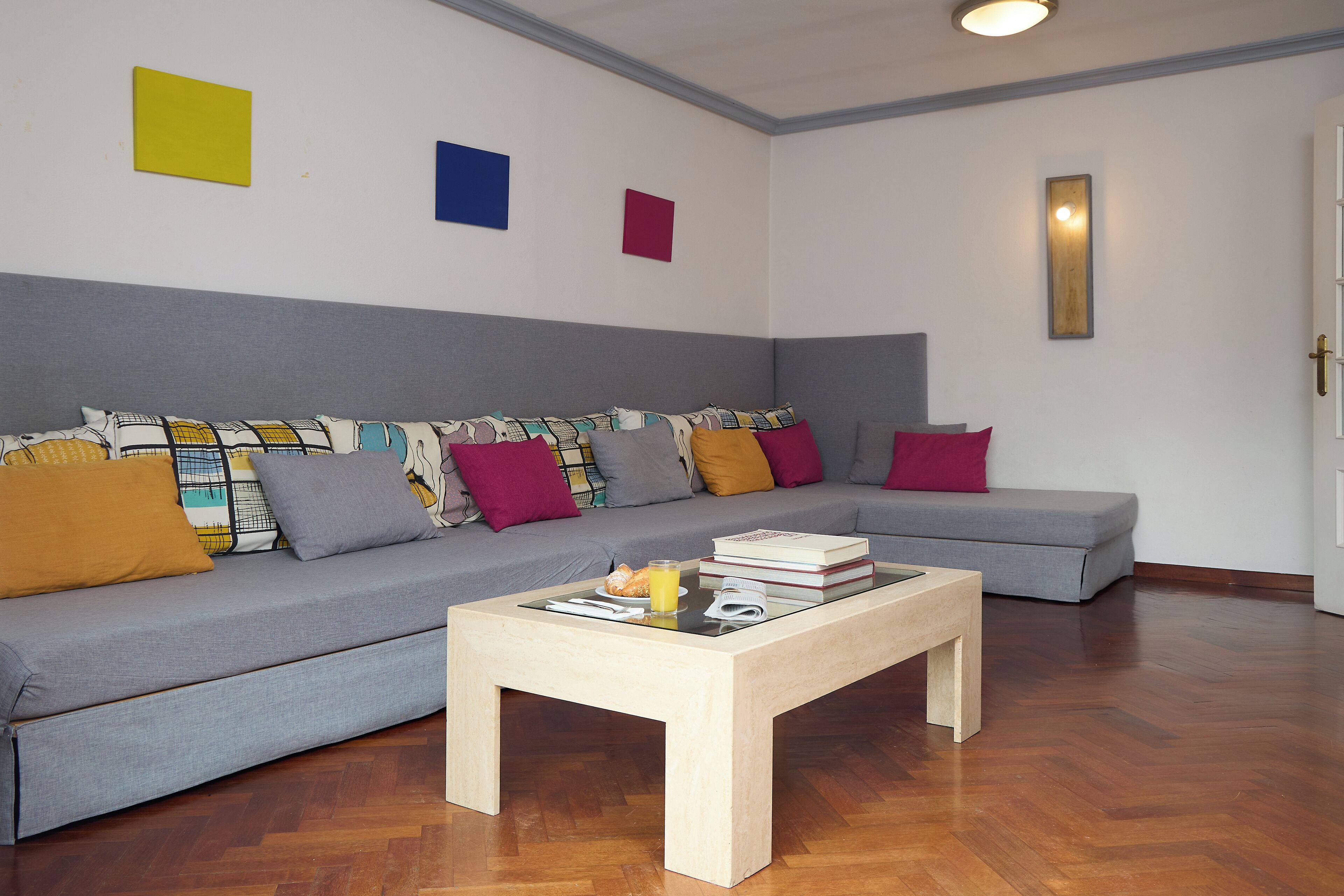 Appartement, 2 slaapkamers, uitzicht op oceaan | Een kluis op de kamer, een bureau, gratis babybedden, gratis wifi