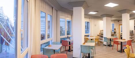 Food court