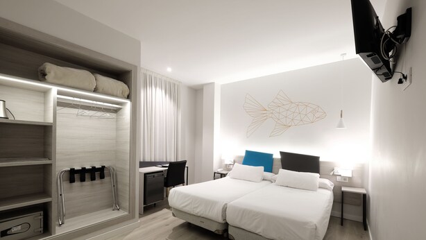 Matelas mémoire de forme, minibar, coffres-forts dans les chambres