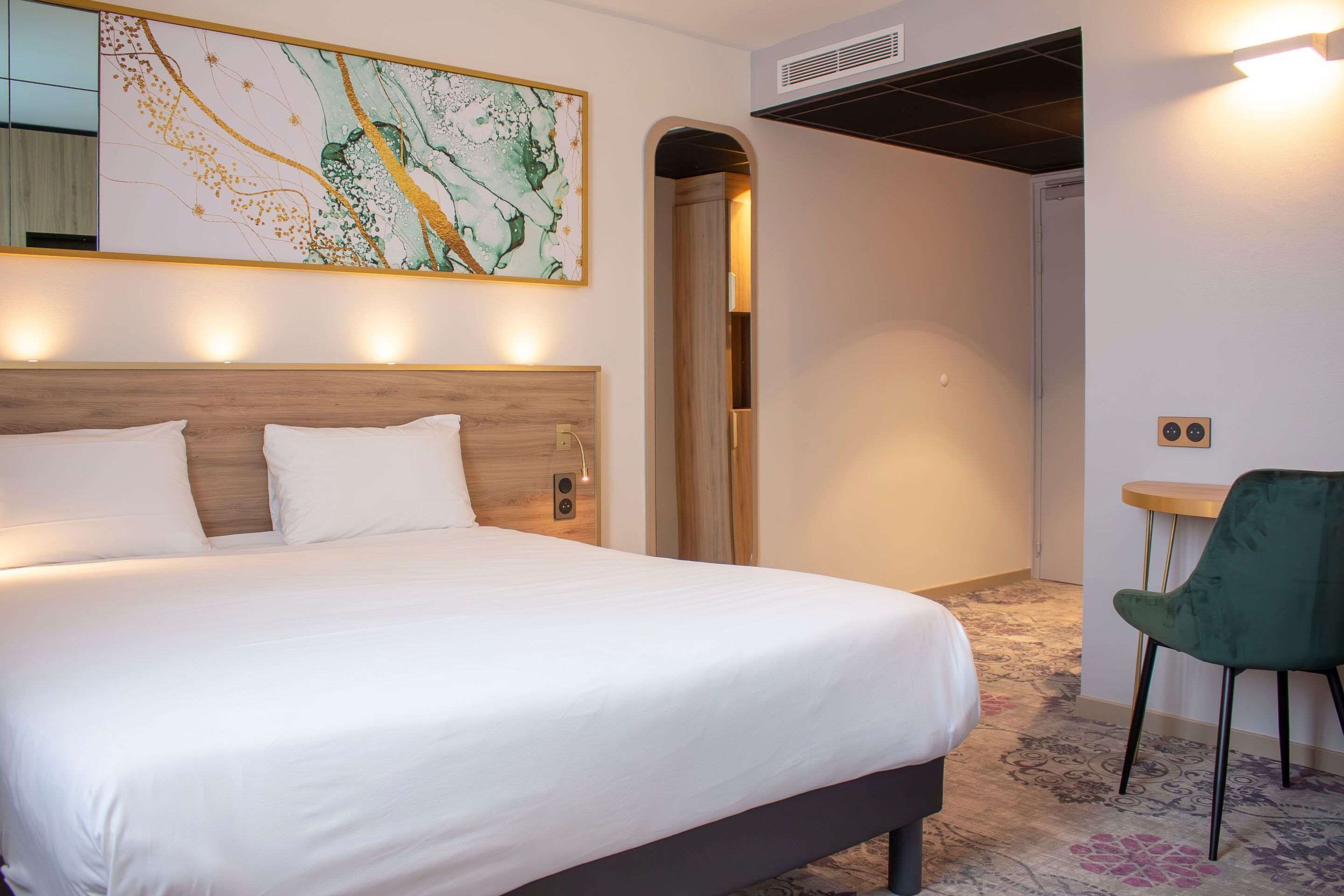 standard room, 1 double bed | 1 bedroom, premium bedding, desk, laptop workspace