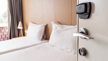 Superior Twin Room | Blackout drapes, soundproofing, iron/ironing board, free WiFi