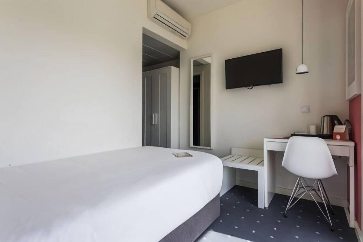 ผ้าม่านกันแสง, ห้องเก็บเสียง, เตารีด/โต๊ะรีดผ้า, Wi-Fi ฟรี
