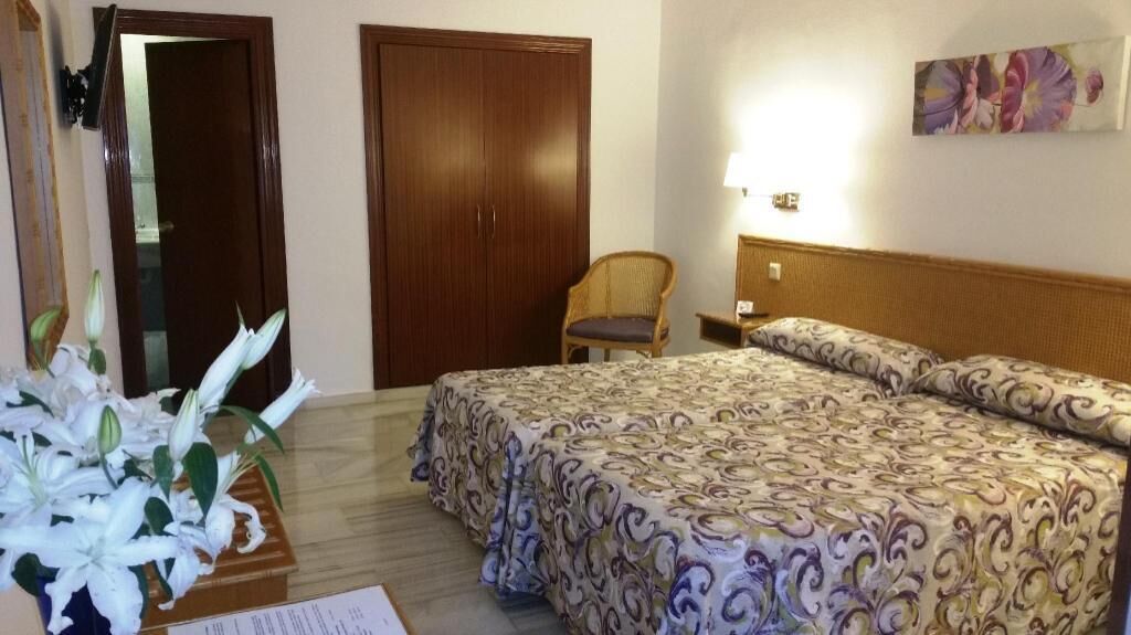 Cubrecamas, minibar, cunas gratuitas y wifi gratis 