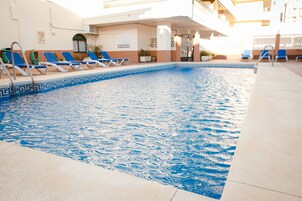 Piscina externa sazonal
