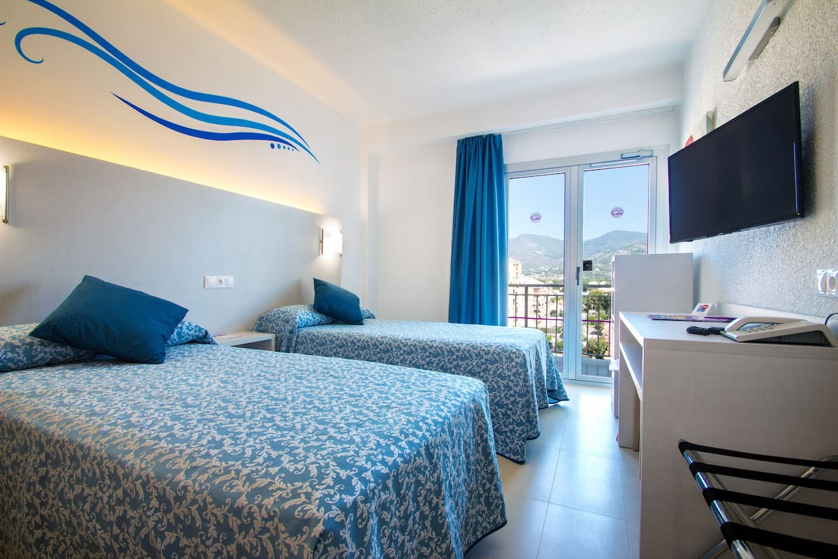 In-room safe, desk, free WiFi, bed sheets