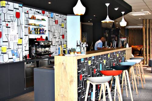 Bar (in der Unterkunft)