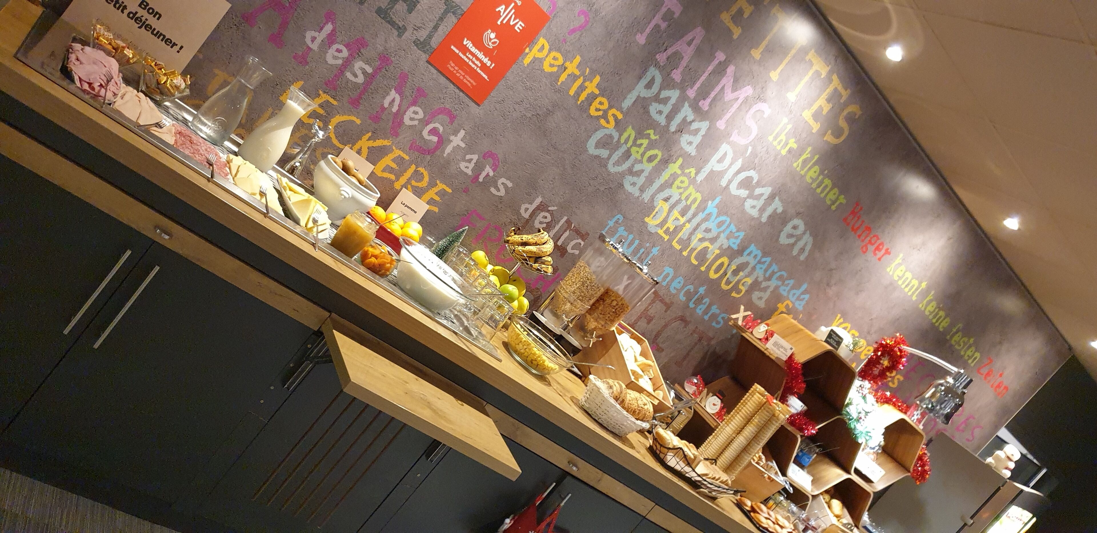 daily buffet breakfast (eur 13.90 per person)