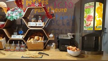 Daily buffet breakfast (EUR 13.90 per person)