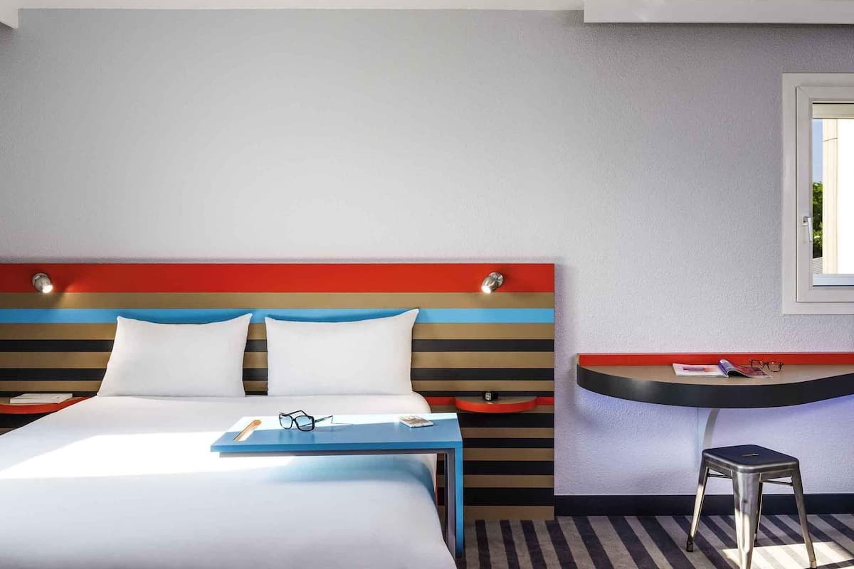 Standard Room, 1 Double Bed | Premium bedding, desk, blackout curtains, soundproofing