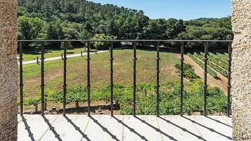 Minibar, in-room safe, desk, free cribs/infant beds