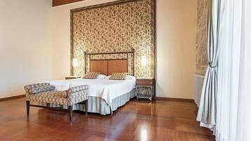 Minibar, in-room safe, desk, free cribs/infant beds