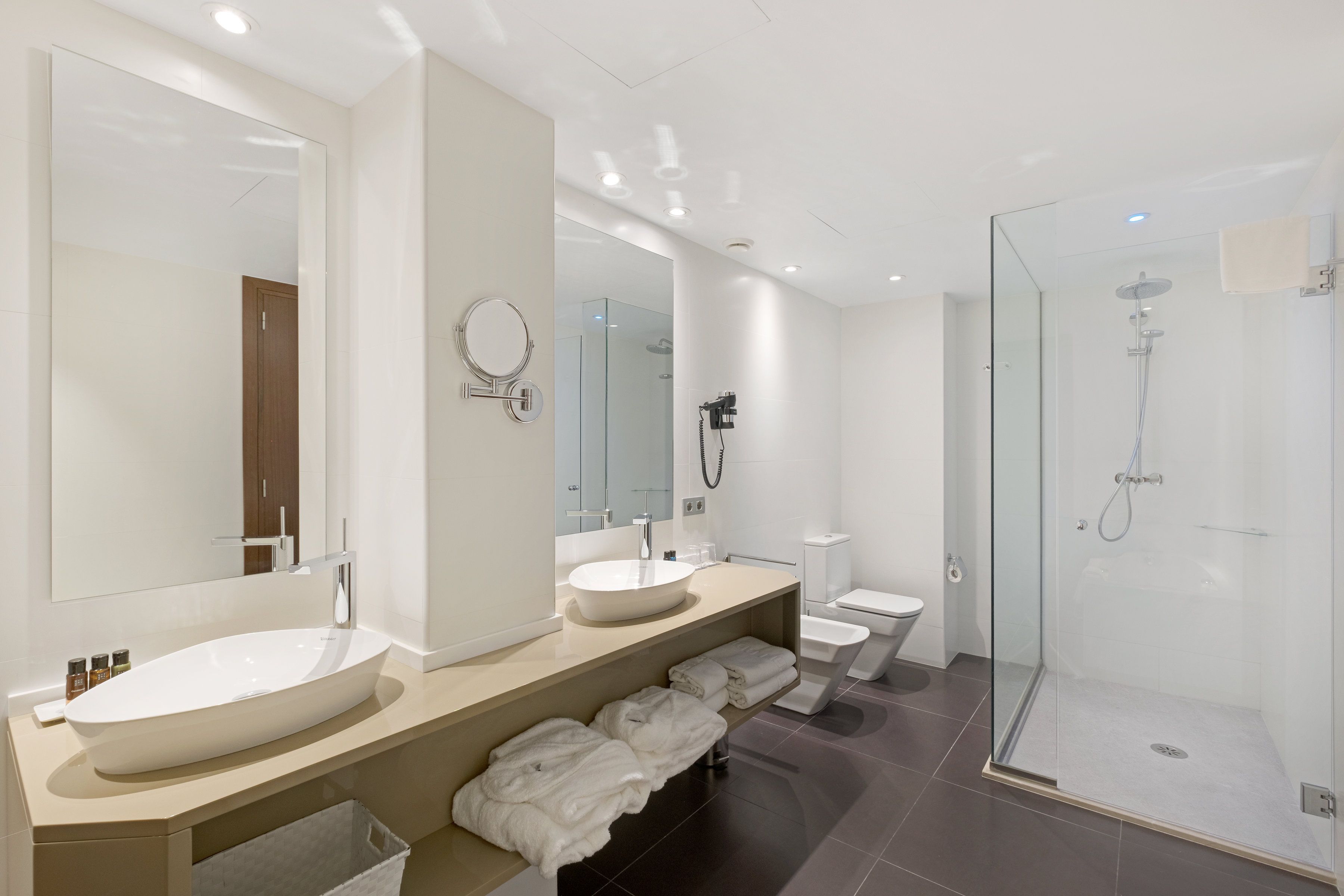 1 bedroom, minibar, in-room safe, desk