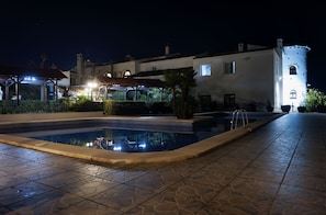 Outdoor pool, pool loungers