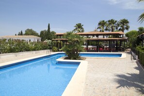 Outdoor pool, sun loungers