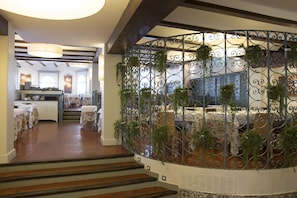 Lunch and dinner served  - Hotel La Carreta (Chiva)