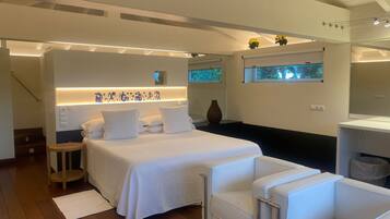 Minibar, coffres-forts dans les chambres, bureau, chambres insonorisées