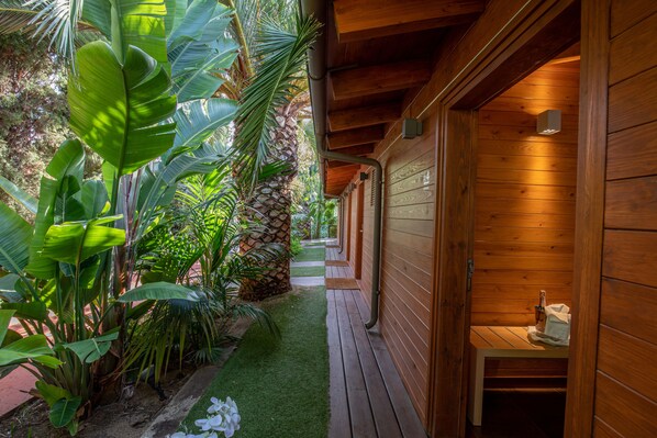 Estudi en suite, 1 llit de matrimoni gran | Minibar, caixa forta a l'habitació i escriptori 