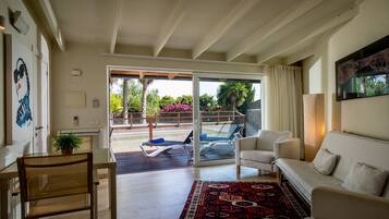 Minibar, coffres-forts dans les chambres, bureau, chambres insonorisées