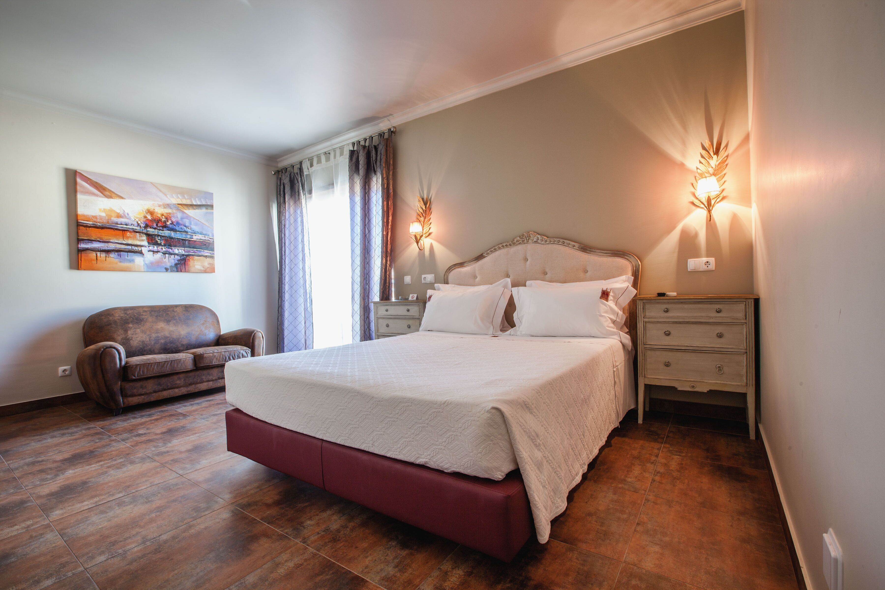 Hypo-allergenic bedding, minibar, in-room safe, individually decorated