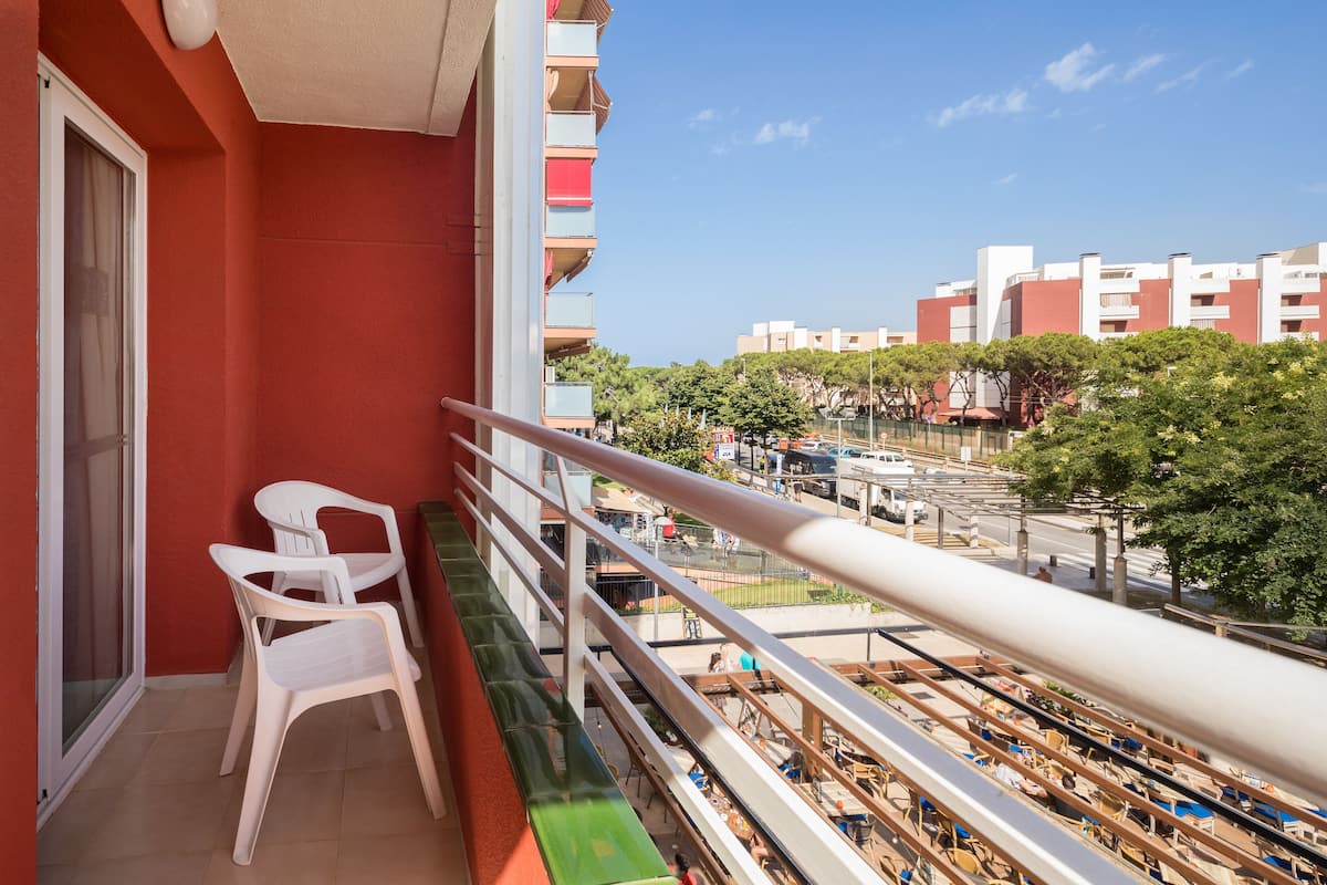 1 bedroom, desk, WiFi (free), bed sheets