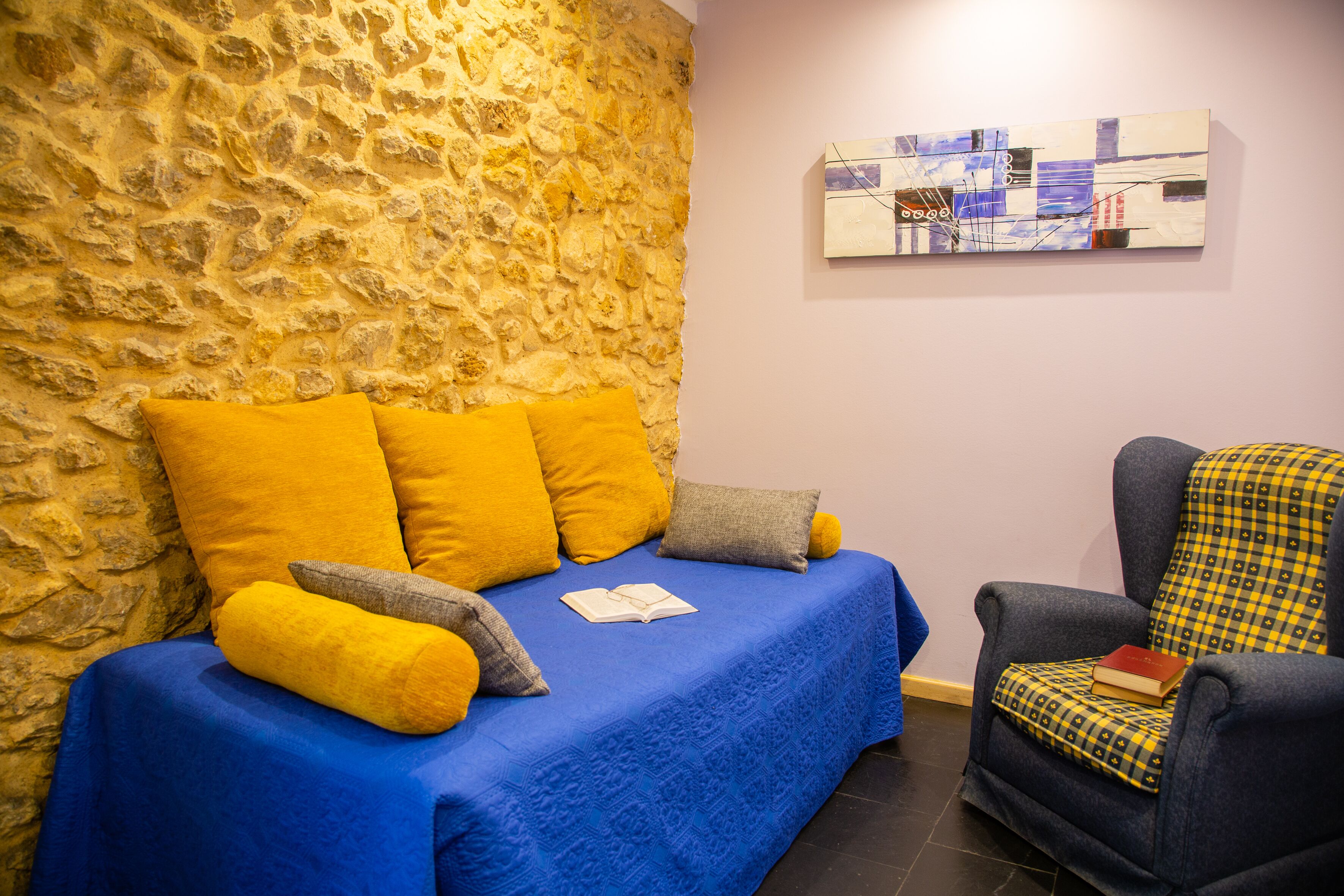 quadruple room | minibar, in-room safe, desk, cots/infant beds