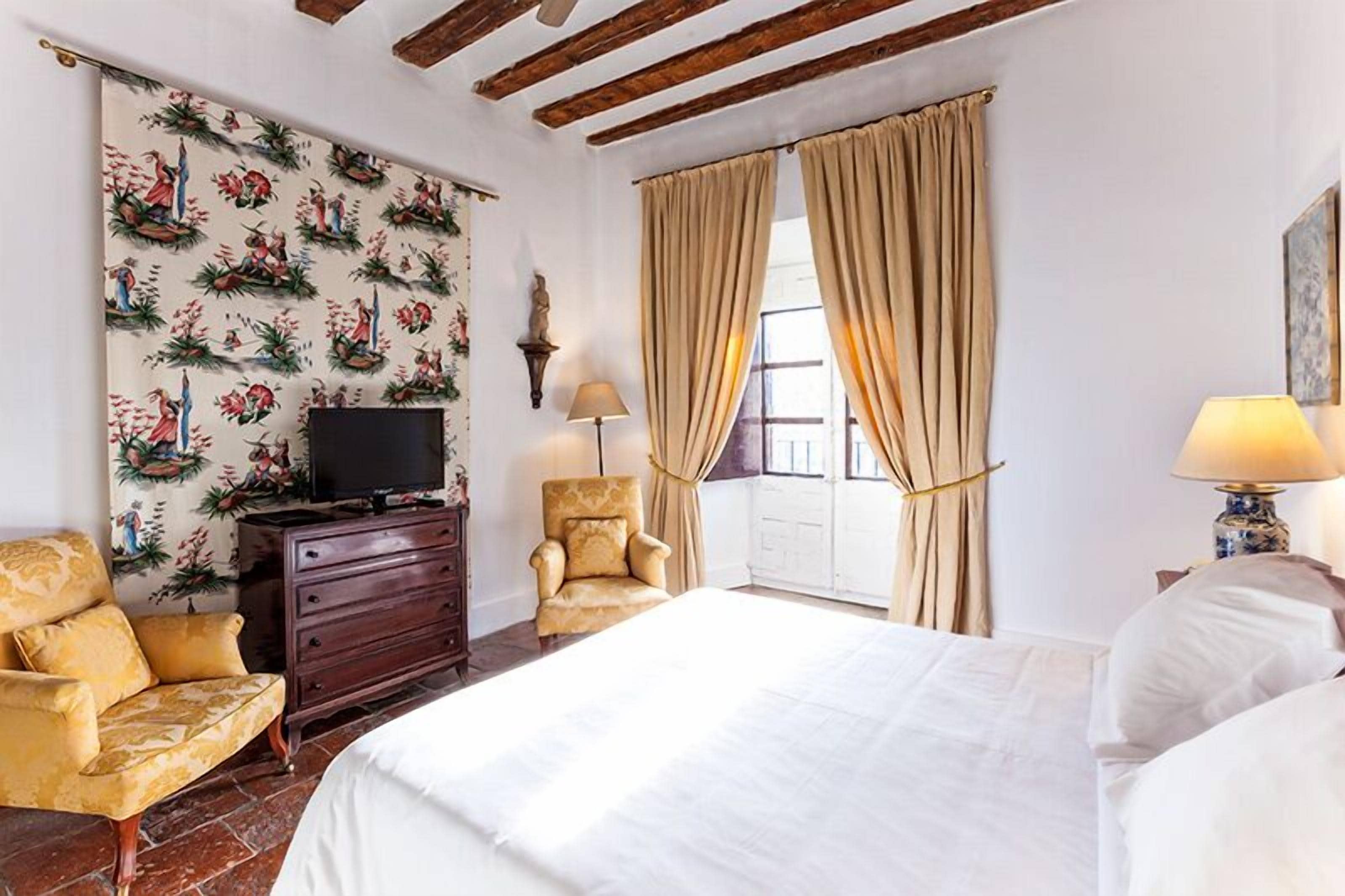 double room (china) | in-room safe, blackout curtains, free wifi