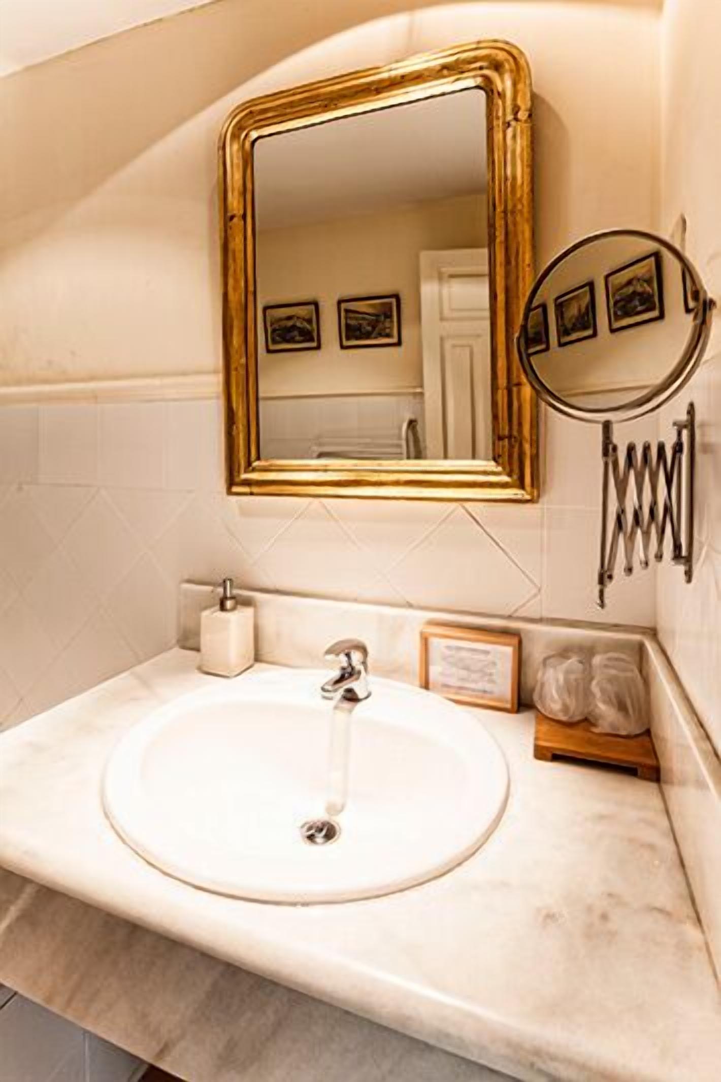 double room (clavos) | bathroom | free toiletries, hair dryer, towels