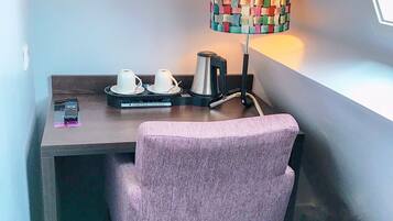 스탠다드룸, 싱글침대 2개 | 객실 내 금고, 책상, 방음 설비, 다리미/다리미판