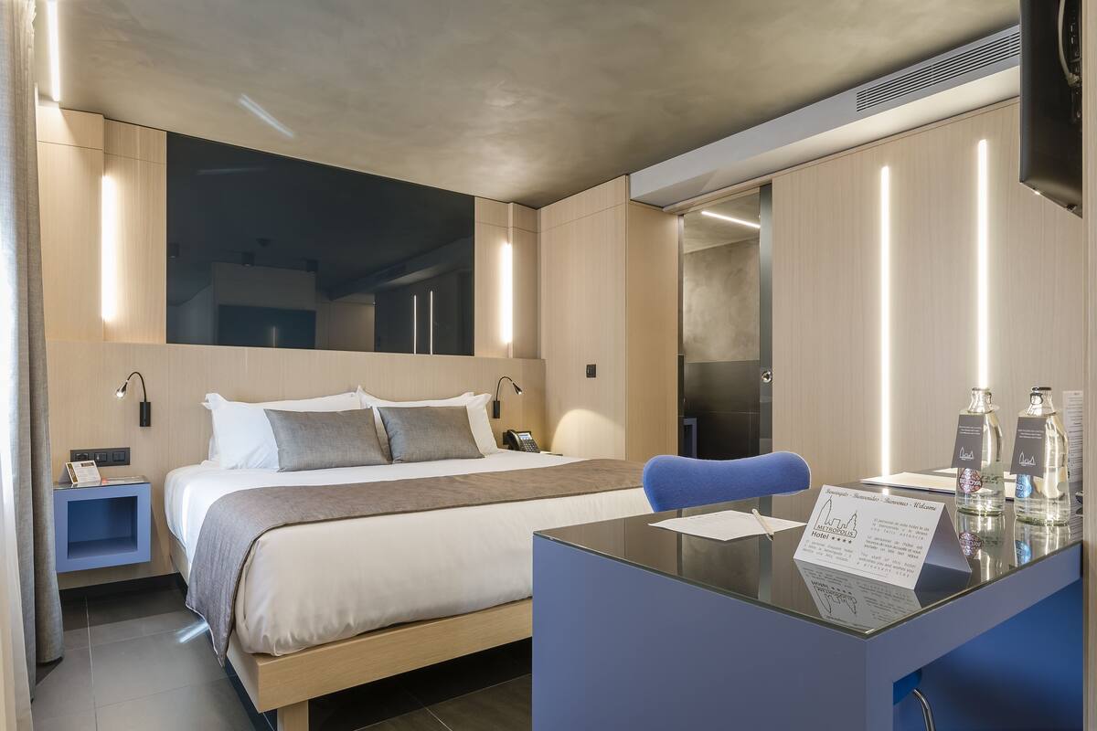 Suite, 1 cama de matrimonio grande | 1 dormitorio, sábanas de algodón egipcio, ropa de cama de alta calidad